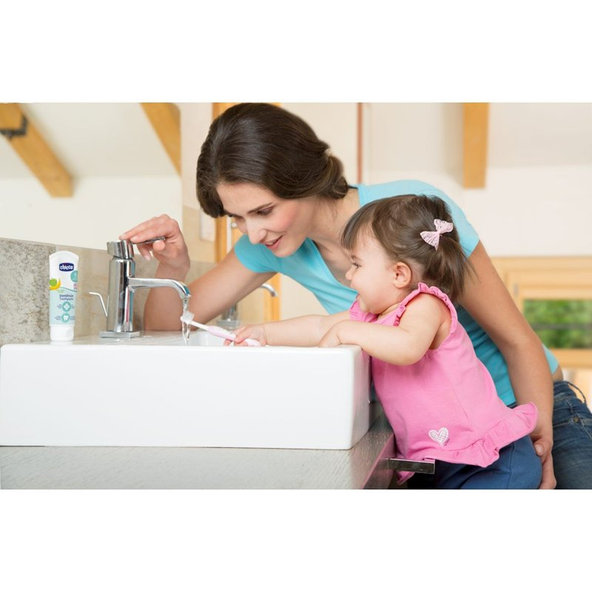 CHICCO Kefka zubná pre deti My first milk teeth ružová 6m+