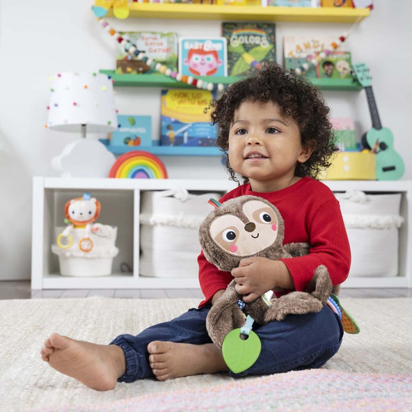 BRIGHT STARTS Hračka plyšová závesná Slingin’ Sloth Travel Buddy 3m+