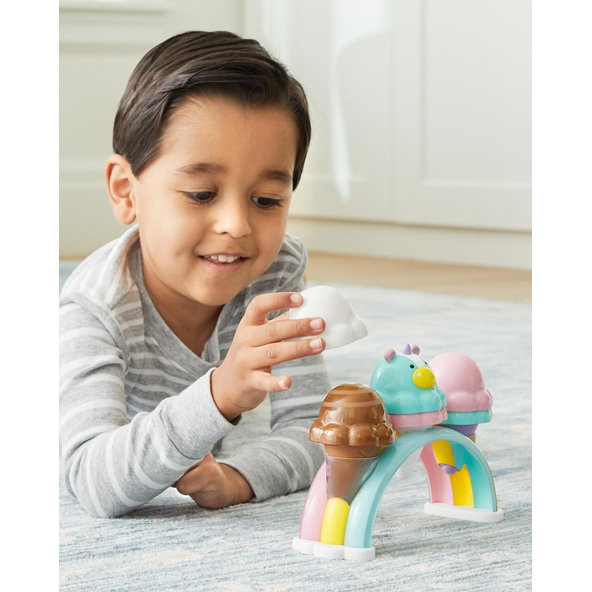 SKIP HOP ZOO Zmrzlinová súprava stohovacia s meniacimi sa farbami Sweet Scoops 2r+