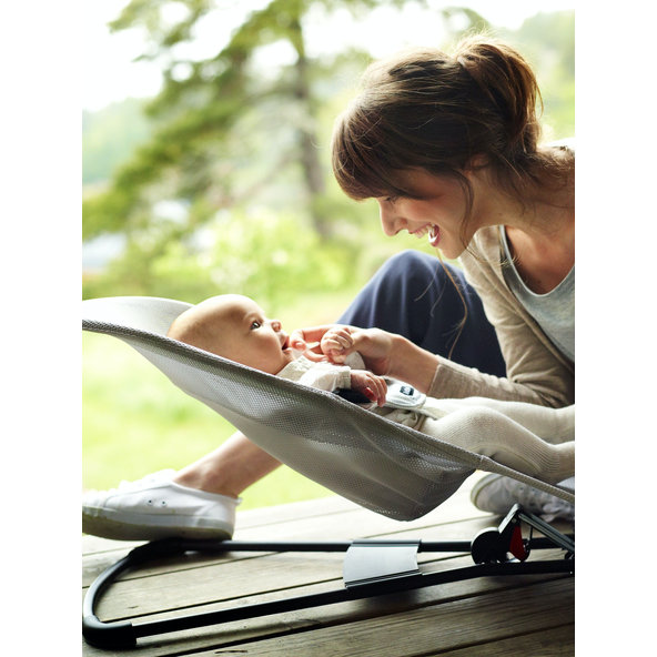 BABYBJÖRN Lehátko Balance Soft - Silver/White Mesh