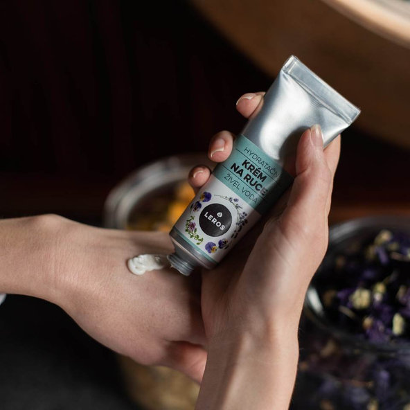 LEROS HYDRATAČNÝ KRÉM NA RUKY ŽIVEL VODA  s fialkou a levanduľou 1x30 ml