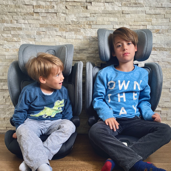 PETITE&MARS Autosedačka Elite Fix i-size 100-150 cm Lava Black