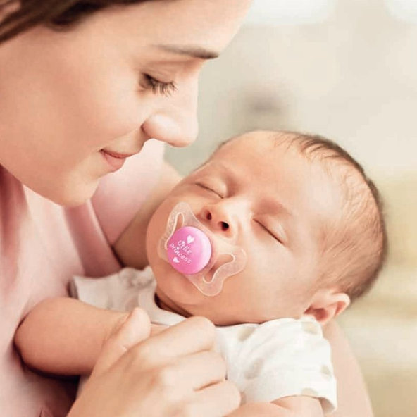 CHICCO Cumlík Physio Micro silikónový dievča - text/koč 2 ks, 0-2 m+