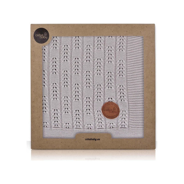CEBA Deka pletená v darčekovom balení 90 x 90 šedá rybia kosť