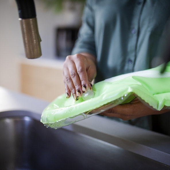 BABY EINSTEIN Deka na hranie 2v1 s vodnou podložkou Sea Floor Explorers™ 0m+