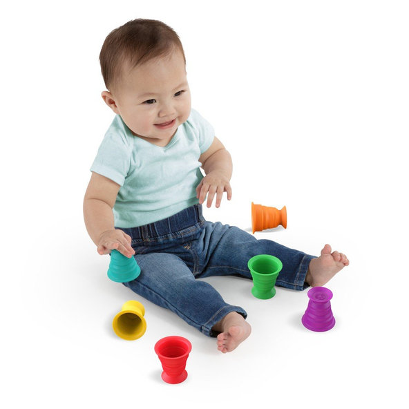 BABY EINSTEIN Hračka maxi prísavky poháriky 6ks Stack & Squish Cups™ 6m+