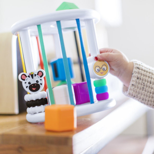 BABY EINSTEIN Hračka vkladačka multisenzorická Zen & Cal’s Playground™  6m+