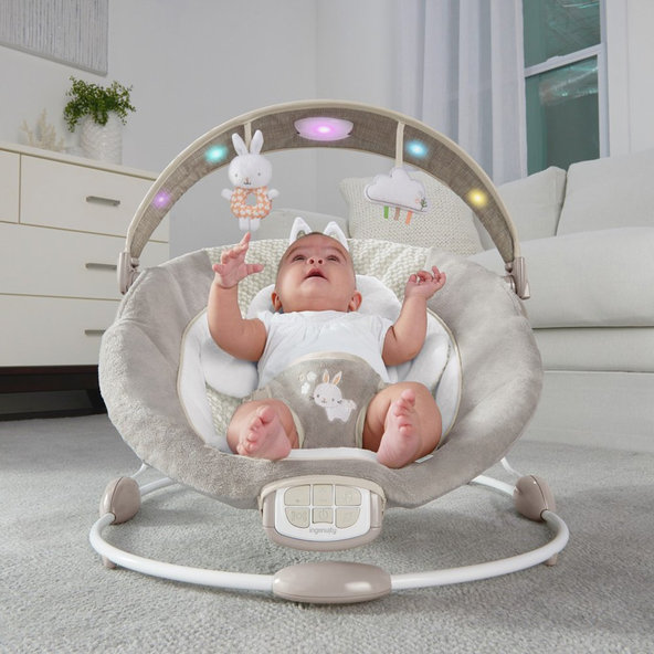 INGENUITY Lehátko vibrujúce s melódiou a svetlom Twinkle Tails™ 0m+, do 9 kg