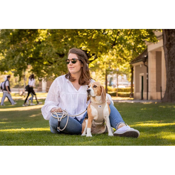 CURLI Postroj pre psov so sponou Air-Mesh Light Tan M, 6-9 kg