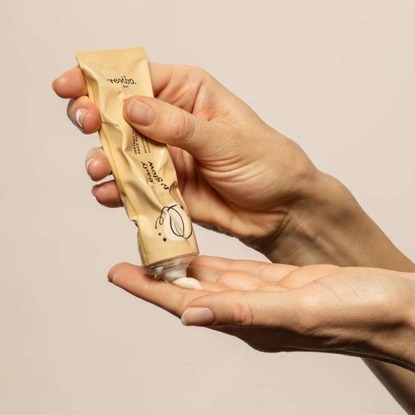 Okamžitý pleťový peeling Ready to Glow Resibo 50 g