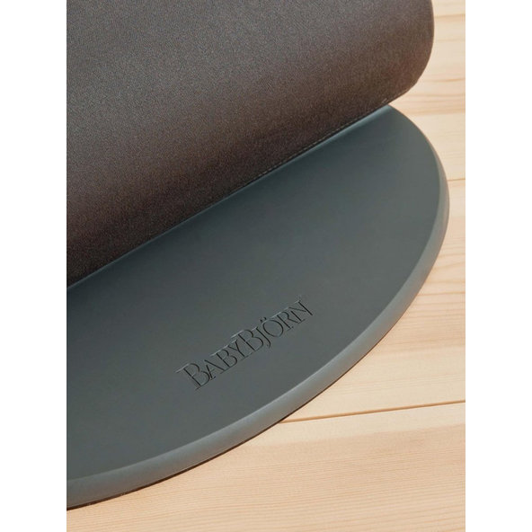 BABYBJÖRN Lehátko Bliss Anthracite cotton s hračkou