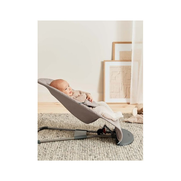 BABYBJÖRN Lehátko Bliss Sand Grey cotton s hračkou