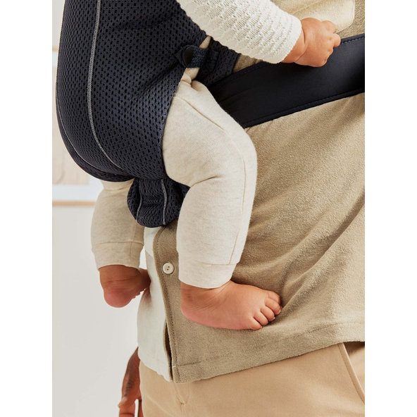 BABYBJÖRN Nosič Mini Anthracite mesh