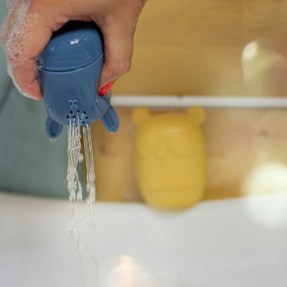 PETITE&MARS Hračky silikónové do vany AMIGOS 4 ks 6m+