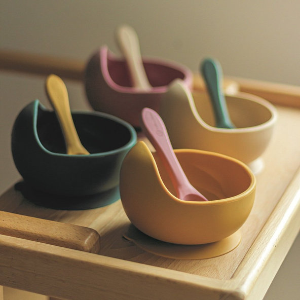 PETITE&MARS Miska silikónová s prísavkou TAKE&MATCH Desert Sand 6m+