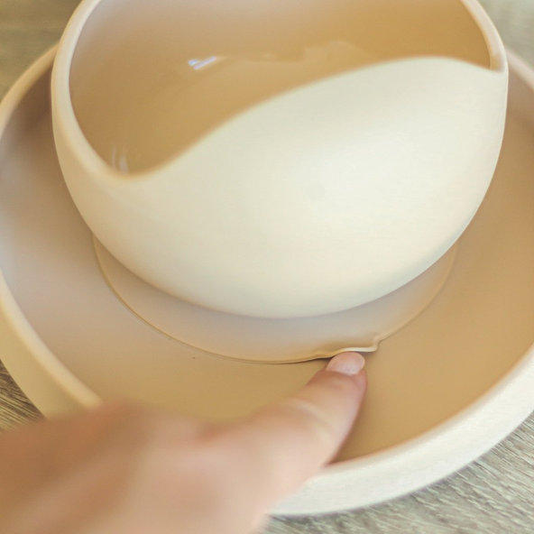 PETITE&MARS Tanier silikónový s prísavkou TAKE&MATCH Desert Sand 6m+