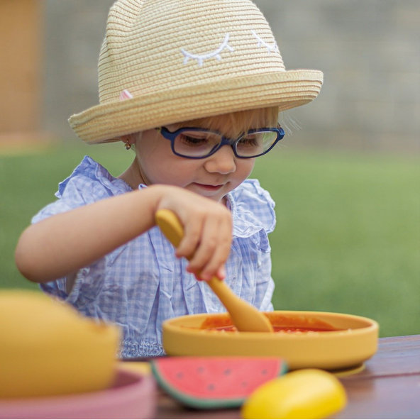 PETITE&MARS Tanier silikónový s prísavkou TAKE&MATCH Intense Ochre 6m+