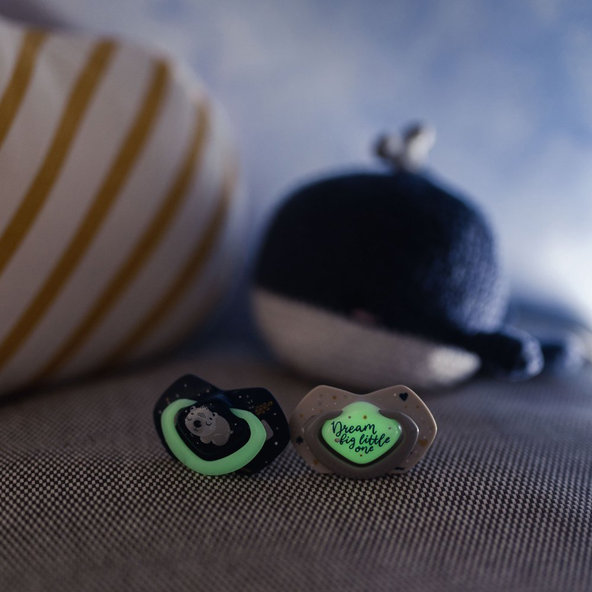 CANPOL BABIES Set symetrických silikónových cumlíkov Light touch 18m+ Sleepy koala modrý