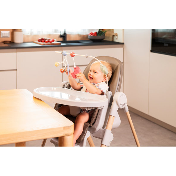 CHICCO Stolička jedálenská Polly Armonia - Scandinavian + Hrazdička Rainbow