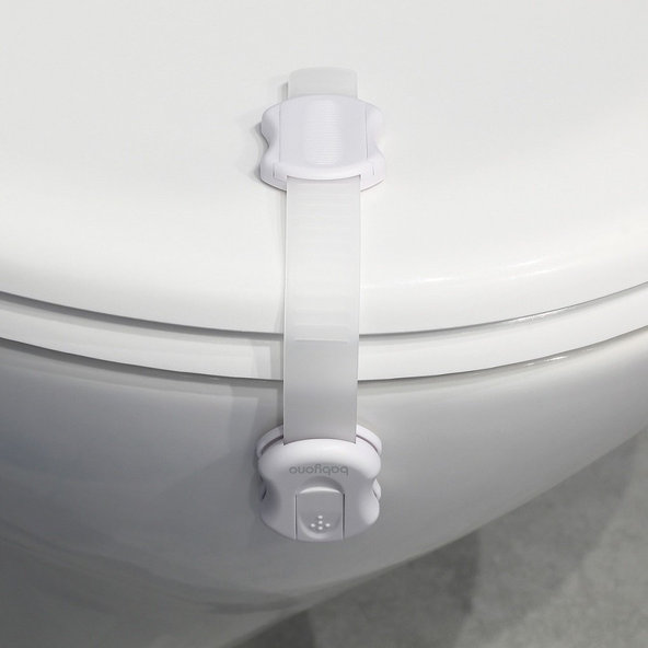 BABYONO Zámky bezpečnostné univerzálne na nábytok, White 4 ks