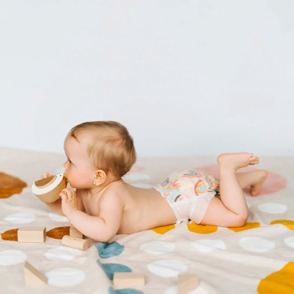 KOLORKY DAY Plienky jednorazové eko, dážď&dúhy M (5-8 kg) 21 ks