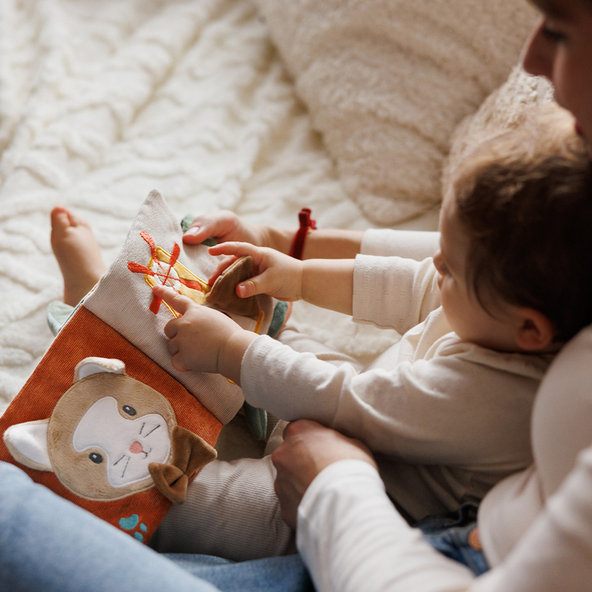 BABYONO Knižka senzorická Cow Bingo 0m+ 1ks