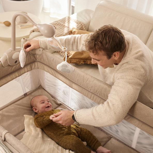 KINDERKRAFT Postieľka cestovná s príslušenstvom Leody Up Beige