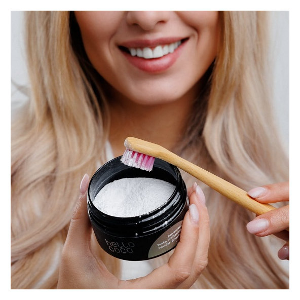 Prášok na bielenie zubov Powder Booster HELLO COCO 30g