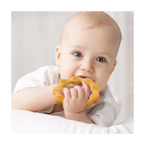 BABYONO Hryzačka silikónová Krúžok žltý