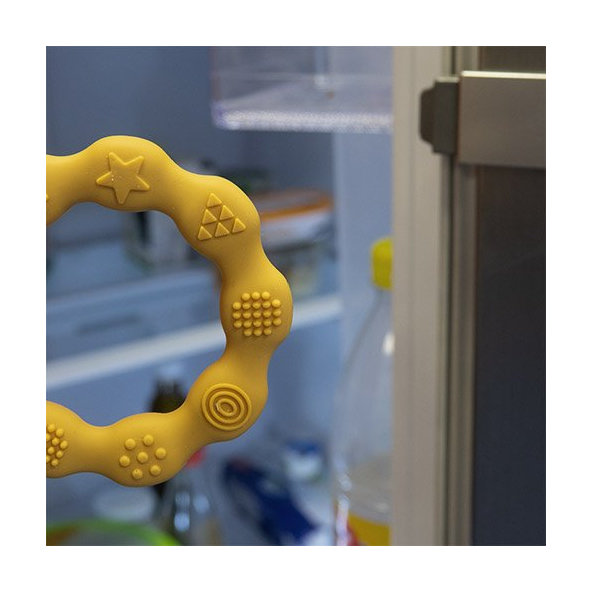 BABYONO Hryzačka silikónová Krúžok žltý