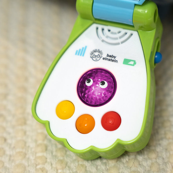 BABY EINSTEIN Hračka hudobná telefón Shell Phone™ 6m+