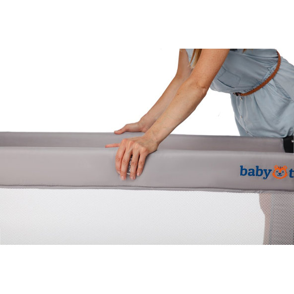 KINDERKRAFT Postieľka cestovná Baby Tiger VIKI Grey