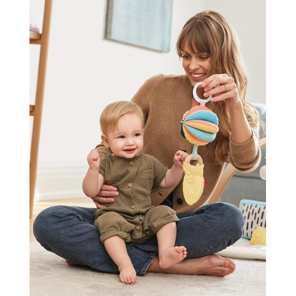 SKIP HOP Hračka aktívna na C krúžku Discoverosity 3v1 Montessori 0m+