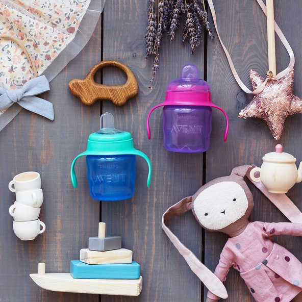 Philips AVENT Hrnček pre prvé dúšky Klasik 200 ml s držadlami dievča