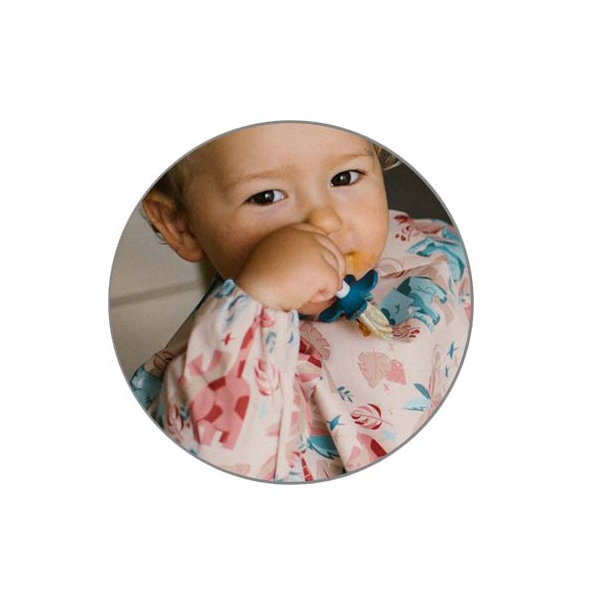 BABYONO Podbradník s dlhým rukávom Jungle, 35 x 52cm, 6m+