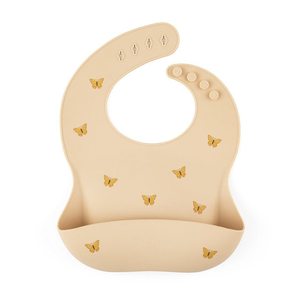 PETITE&MARS Podbradník silikónový Sam Take&Match Sand Butterflies 6m+