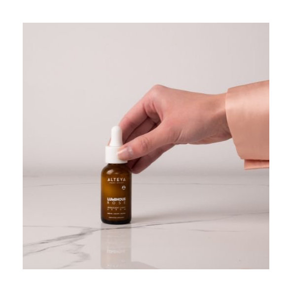 Širokospektrálne rozjasňujúce sérum Luminous Rose Alteya Organics 30ml