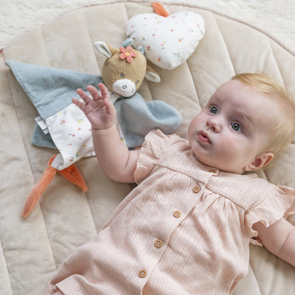 NATTOU Maznáčik plyšový kravička Mila 30 x 30 cm Mila, Zoe & Lana