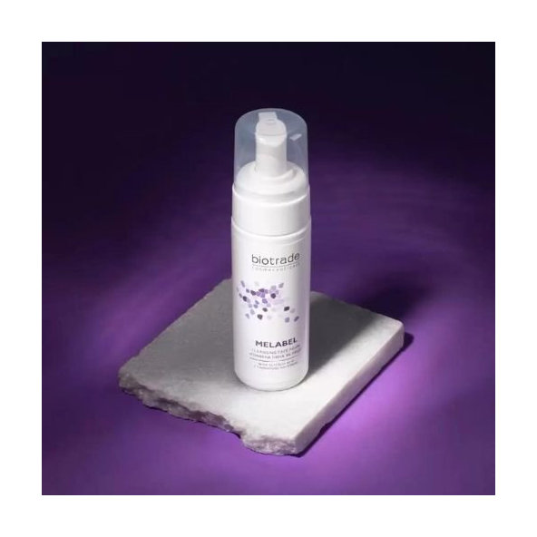 Zosvetľujúca čistiaca pena Melabel Biotrade 150ml