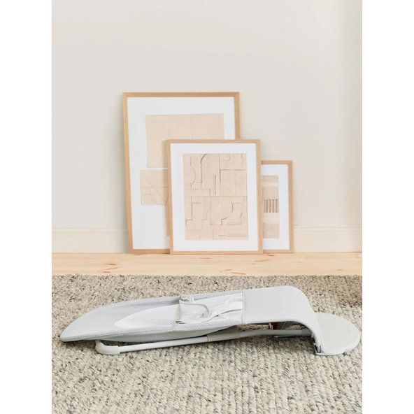 BABYBJÖRN Lehátko Balance Soft Silver White mesh, svetlá konštrukcia