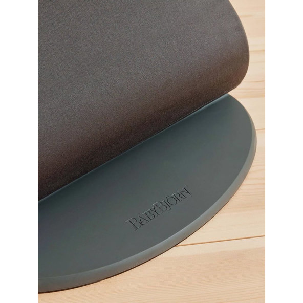 BABYBJÖRN Lehátko Bliss Anthracite cotton Petal, tmavá šedá konštrukcia