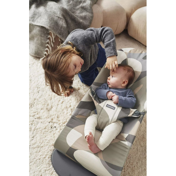 BABYBJÖRN Lehátko Bliss Print Khaki green cotton, tmavá šedá konštrukcia