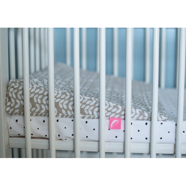 MOTHERHOOD Vankúš klin Beige Classics new 60x45x9 cm, 0-6 m