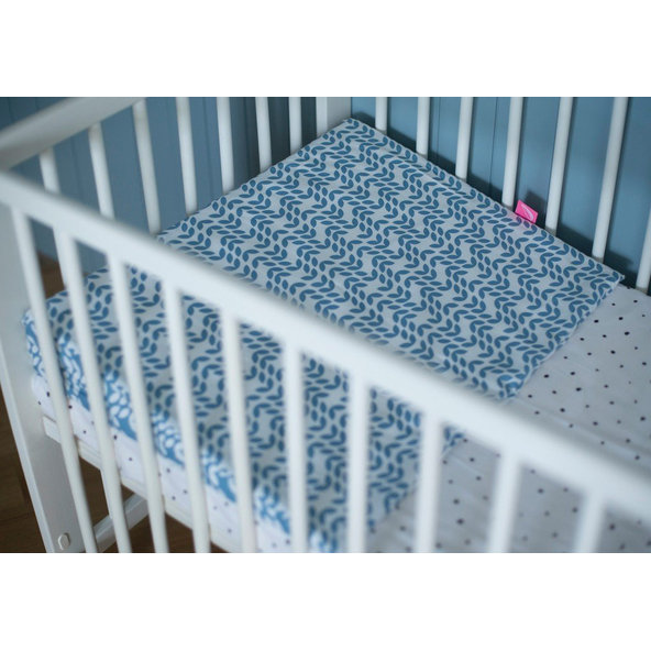 MOTHERHOOD Vankúš klin Blue Classics new 60x45x9 cm, 0-6 m