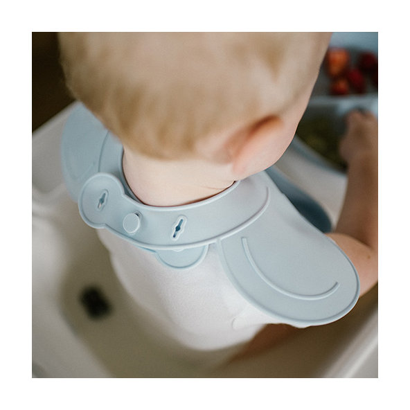 BABYONO Podbradník silikónový - Blue 1ks