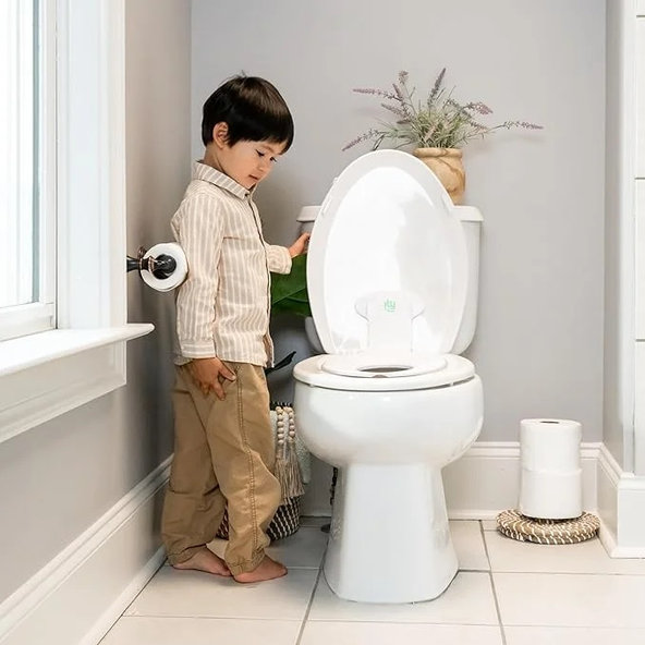 INGENUITY Redukcia na WC biela Flip & Sit™ 18m+