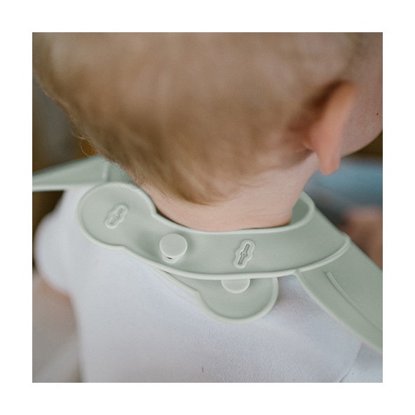 BABYONO Podbradník silikónový - Sage 1ks