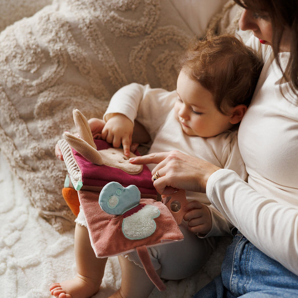 BABYONO Knižka senzorická Rabbit Karo 0m+ 1 ks