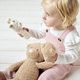 NATTOU Hračka plyšová hrkálka Teddy žirafa 14 cm, 0m+