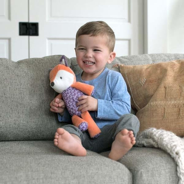 INGENUITY Plyšová hračka Kitt™ líška 0 m+